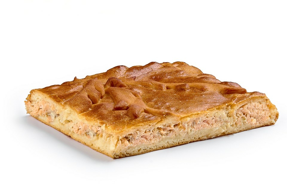 Пирог с горбушей и луком