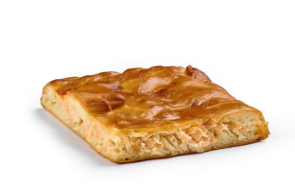 Пирог с сёмгой и луком