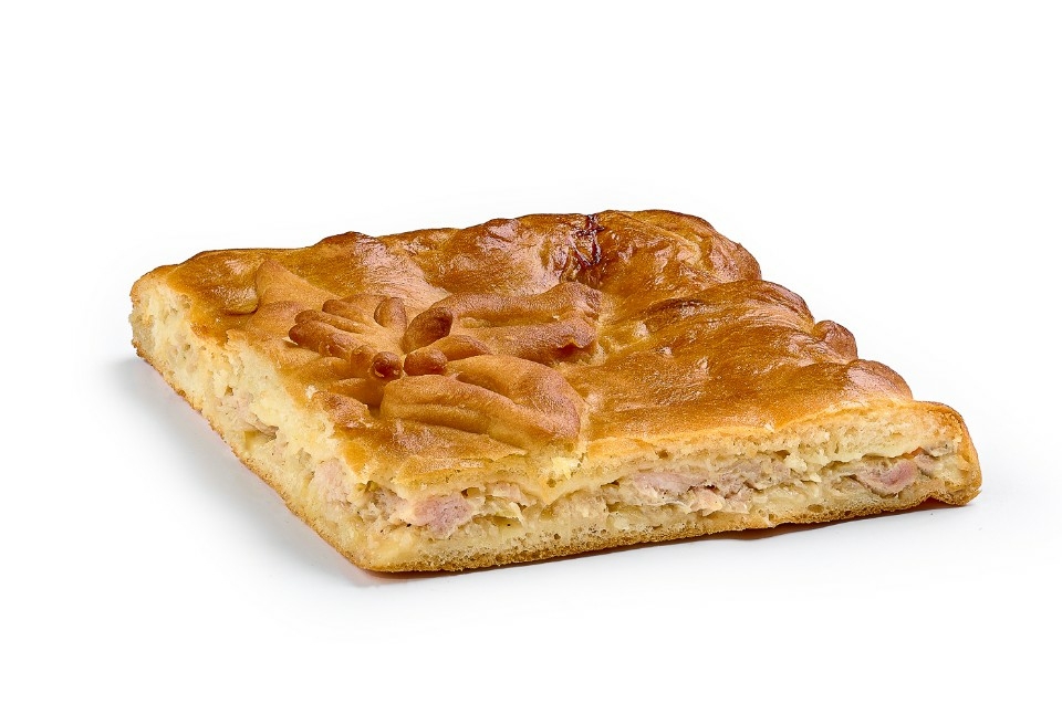 Пирог со свининой и луком