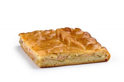 Пирог постный с горбушей, картофелем и луком